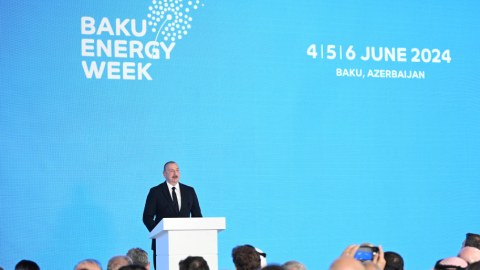 Prezident üç elektrik stansiyasının təməlqoyma mərasimində iştirak edir