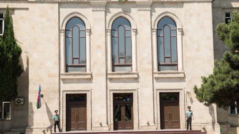Ədliyyə Nazirliyinin işçilərinin sayı artırıldı