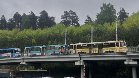 Rusiyada dəhşətli qəza: İnsanlar tramvaydan düşdülər - 90 yaralı