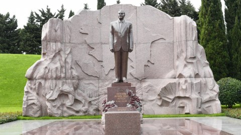 TÜRKPA nümayəndə heyəti Heydər Əliyevin məzarını və Şəhidlər xiyabanını ziyarət ediblər