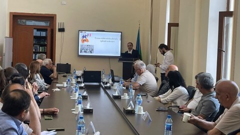 Bakıda Fransa müstəmləkəçiliyinin iqtisadi nəticələri müzakirə olundu