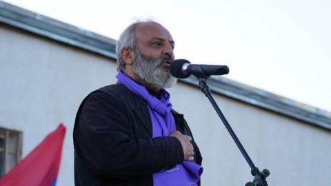 Qiyamçı keşiş Paşinyana hansı sürprizi hazırlayıb?