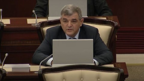 "Bu əməkhaqqı ilə vətəndaşın xoşbəxt olması mümkün deyil" - Deputat