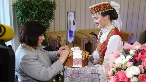 Sahibə Qafarova Belarusa getdi 