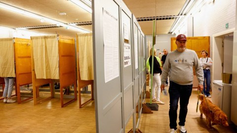 Avropada seçkilər: Makron üçün ağır məğlubiyyət