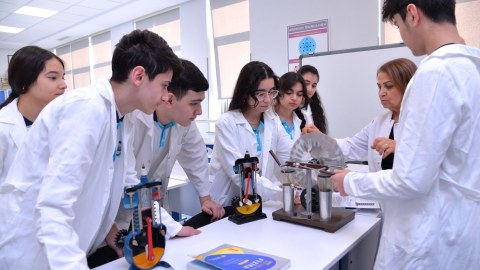 17 000 mindən çox şagird təmayül sinifdə təhsil alır