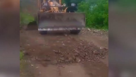 Sel Şamaxıda və Daşkəsəndə yollara ziyan vurdu