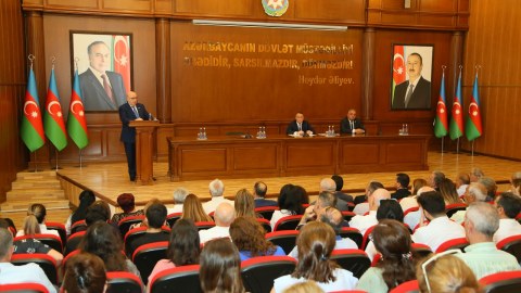 Əhliman Əmiraslanov Ağsaqqallar Şurasının hesabat konfransında iştirak edib