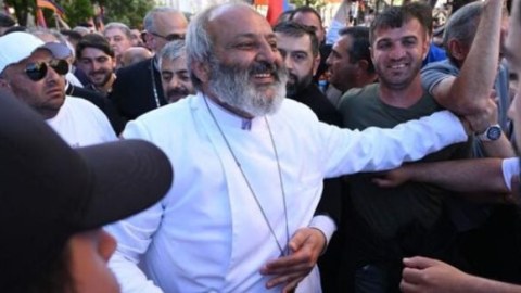 Paşinyandan Azərbaycanla danışıqlardan imtina etməyi tələb edirlər – VİDEO