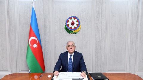 Əli Əsədov Mişustini təbrik etdi