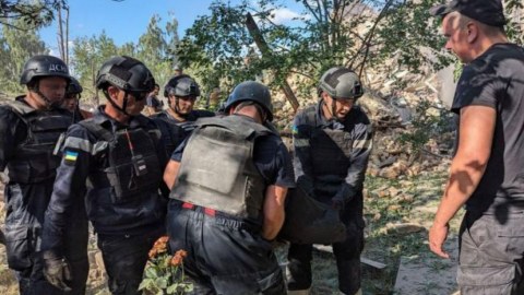 Krivoy Roq atəşə tutuldu - 8 nəfər öldü 