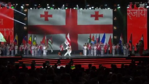 BRICS Oyunlarının açılışında Gürcüstan bayrağı nə gəzir? 