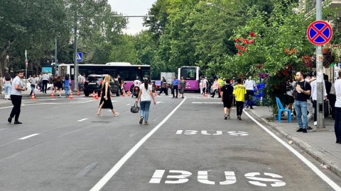 Bakının daha bir küçəsində avtobus zolağı