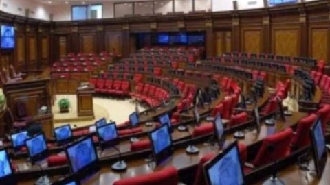 Erməni deputatlar iclasa toplaşa bilmədi