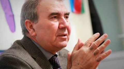 Cəmil Həsənlinin “sınıq arabası”