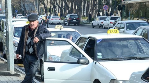 Taksi fəaliyyəti üçün icazə alan sürücülərin sayı AÇIQLANDI