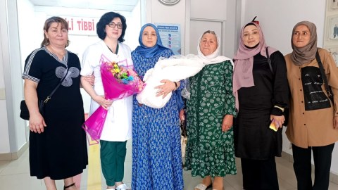 Şəhidin yeni doğulan qardaşı xəstəxanadan evə buraxıldı