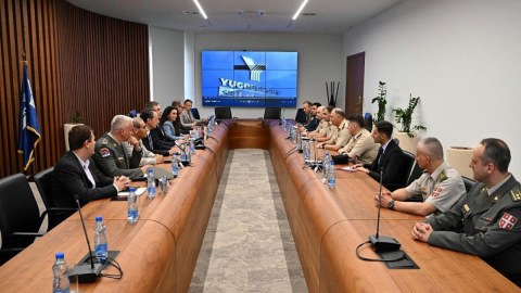Kərim Vəliyev Serbiyada döyüş sistemləri zavodunda olub