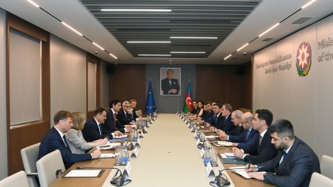 Ceyhun Bayramov Avropa komissarı ilə COP29-dan danışdı