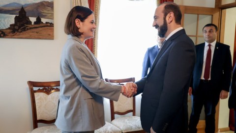 Mirzoyan Belarusun mühacir müxalifət lideri Tixanovskaya ilə görüşüb