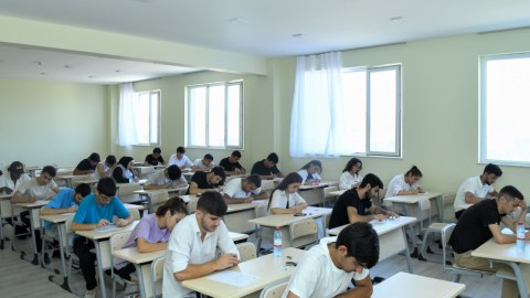 BMU-da imtahan sessiyası davam edir - FOTO