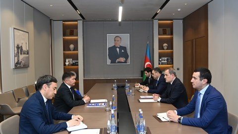 Ceyhun Bayramov Qırğızıstan səfirini qəbul edib