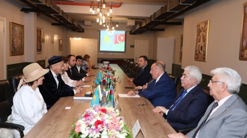 Qazaxıstan nümayəndə heyəti Ağsaqqallar Şurasında - FOTOLAR