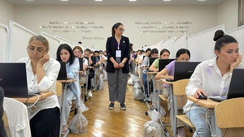 Bu gün Bakıda 3 mindən çox müəllim imtahana ÇAĞIRILIB