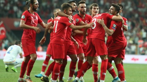 Türkiyə millisində Portuqaliya matçı öncəsi iki məcburi DƏYİŞİKLİK