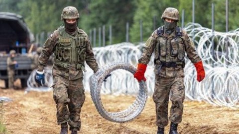 Polşa Belarusla sərhədi tam BAĞLAYA BİLƏR