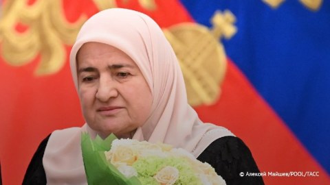 Avropa İttifaqı 14-cü paketdə Kadırovun anasına sanksiya tətbiq edib