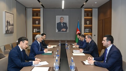 Ceyhun Bayramov yeni səfiri qəbul edib