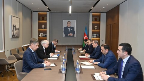 Ceyhun Bayramov Xovayevlə regionu müzakirə etdi