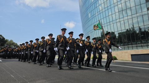 Bakıda hərbi yürüşlər keçirilir
