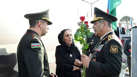 Zakir Həsənov şəhidlərin məzarlarını ziyarət edib - FOTO