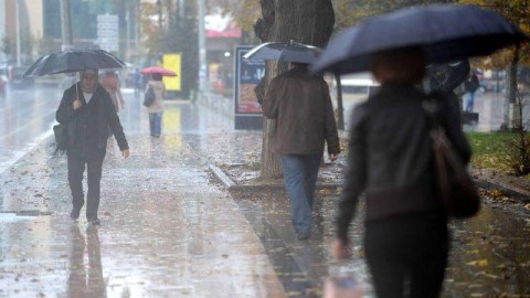 Rayonlarda leysan, Bakıda güclü külək... - Faktiki hava