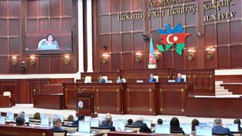 Sonuncu iclasda bütün deputatlar iştirak etdi, təkcə o GƏLMƏDİ