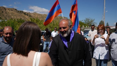 Ermənistanı qarışdıran keşiş Zəngəzura yola düşdü