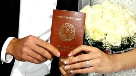 Nikah yaşının bir il azaldılması icazəsi ləğv edilir