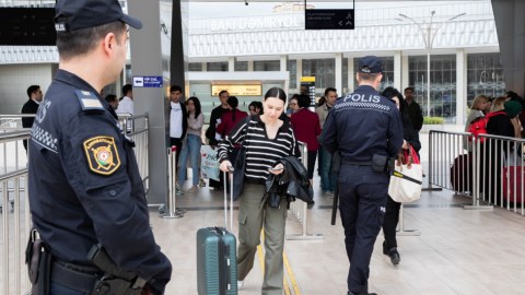 ADY platformalara keçid və qatarlara minik qaydalarını yeniləyir