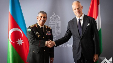 Zakir Həsənov macar həmkarı ilə görüşdü 