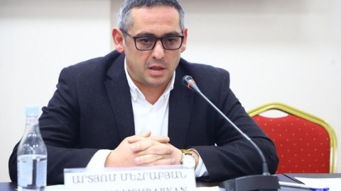 Paşinyan 6 ay əvvəl təyin etdiyi məmuru işdən çıxardı 