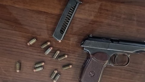 Fermadan “Makarov” oğurlandı - Sahibi də tutuldu