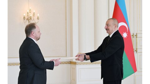 İlham Əliyev Kanadanın yeni səfirinin etimadnaməsini qəbul edib