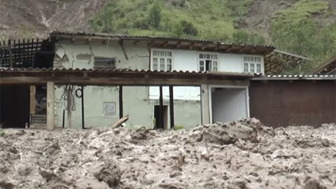 Bu kənd palçıq altında qalıb, sakinlər köçürülür - VİDEO