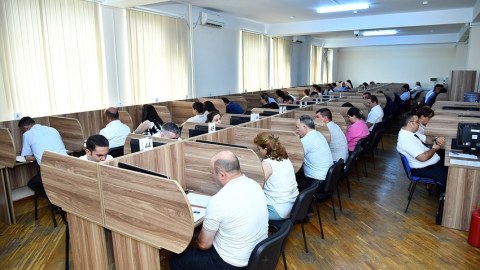 Hakimliyə namizədlərlə test imtahanı keçiriləcək 