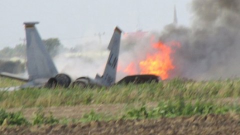 Gürcüstanda hərbi təyyarə qəzaya uğradı - pilot həlak oldu