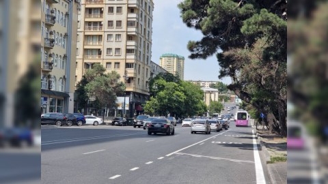 Bakının daha bir küçəsində avtobus zolağı yaradılır - FOTO