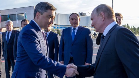 Putin Qazaxıstana getdi