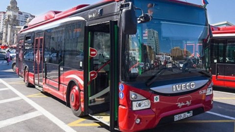 Bakının əsas küçələrindən biri bağlandı - Avtobusların yolu dəyişdirildi